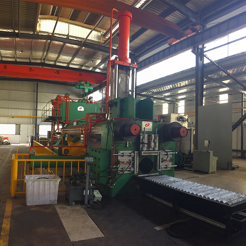 擠壓機(jī) 擠壓機(jī)